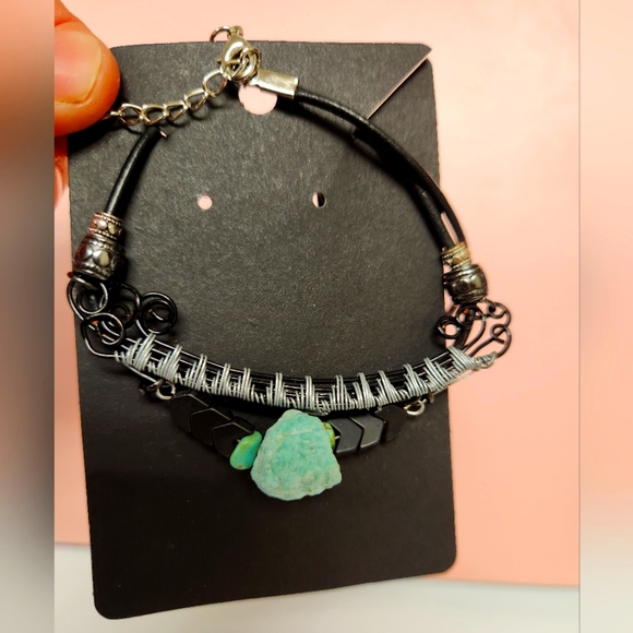 Hand-made leather and wire wrap necklace - Picture 1 of 3